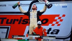 18922478_135975753626946_92232370961658915_o