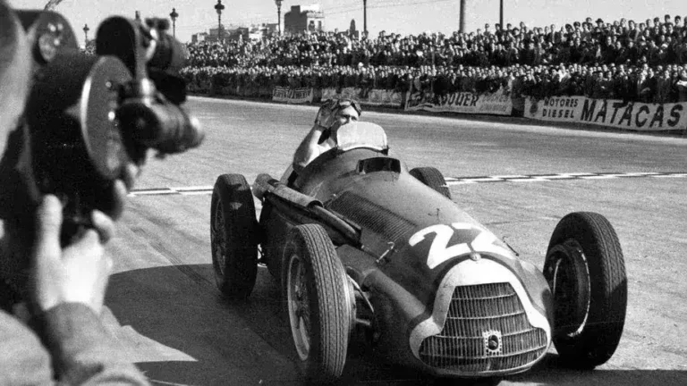 juan_manuel_fangio_en_1951